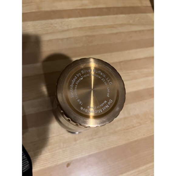 Silver Buffalo 18/8 stainless steel 20oz tumbler with lid - Picture 4 of 7